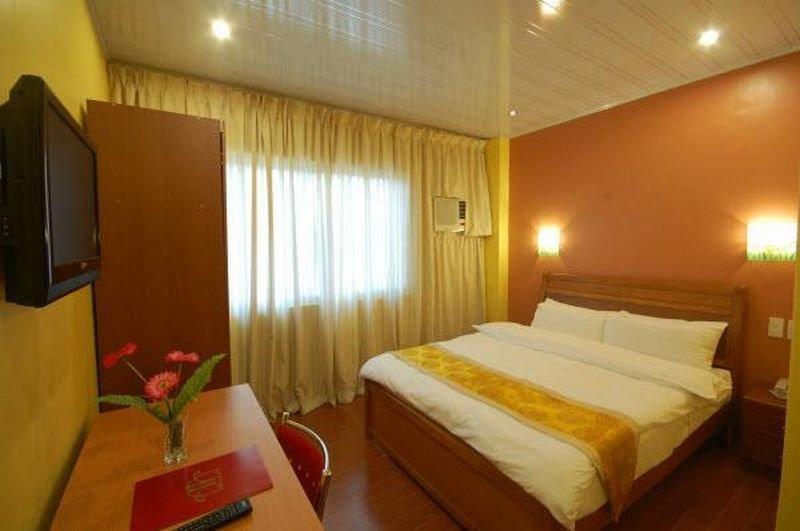 A&A Plaza Hotel Puerto Princesa Екстер'єр фото