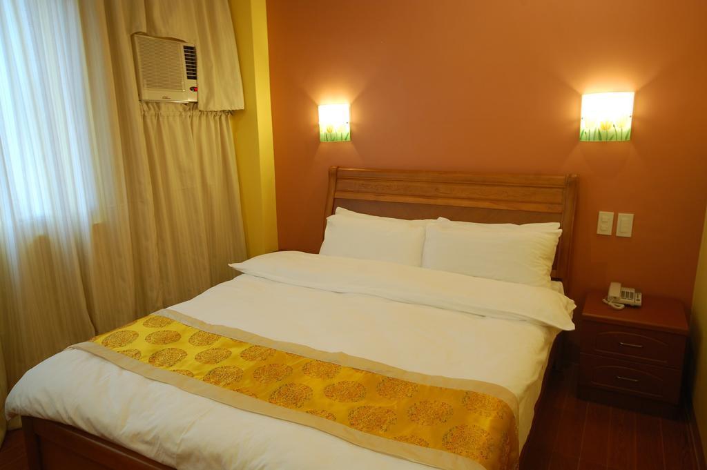 A&A Plaza Hotel Puerto Princesa Екстер'єр фото