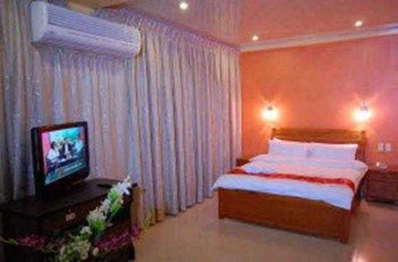 A&A Plaza Hotel Puerto Princesa Екстер'єр фото