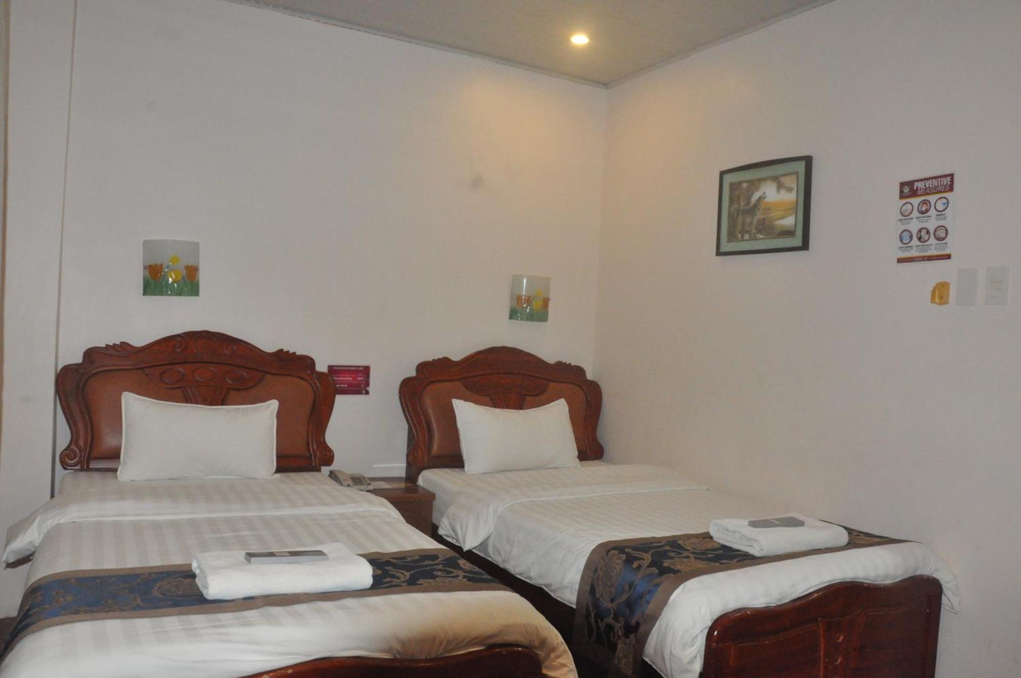 A&A Plaza Hotel Puerto Princesa Екстер'єр фото