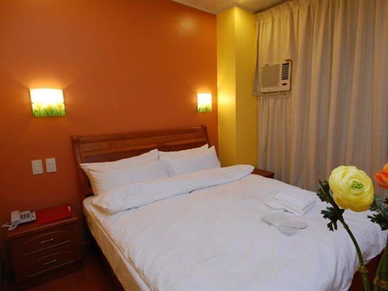 A&A Plaza Hotel Puerto Princesa Екстер'єр фото